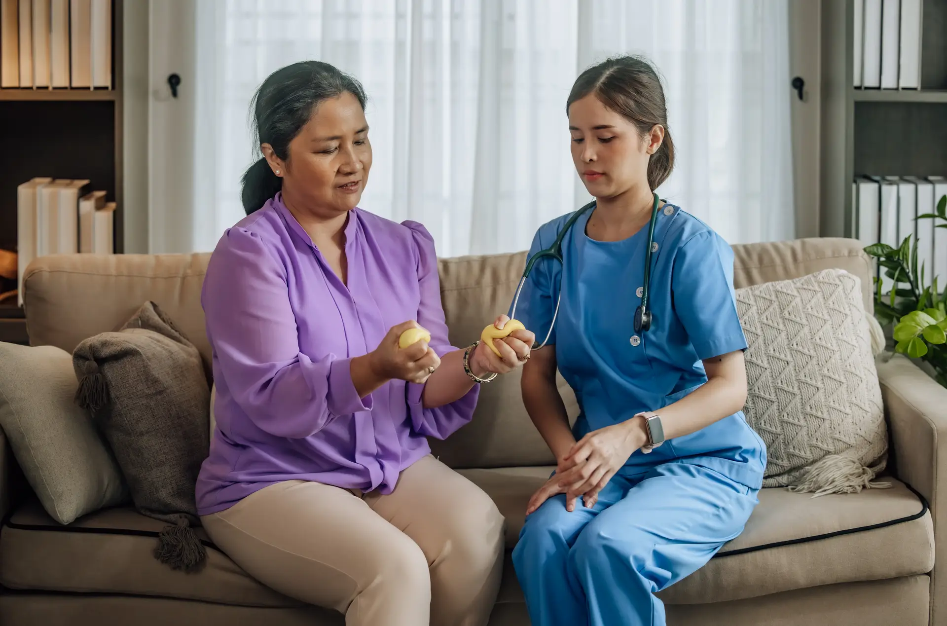 home caregiver physio empowers seniors via exercis 2025 01 08 03 33 59 utc